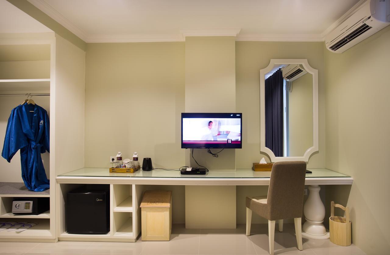 Amalfi Hotel Seminyak Room photo