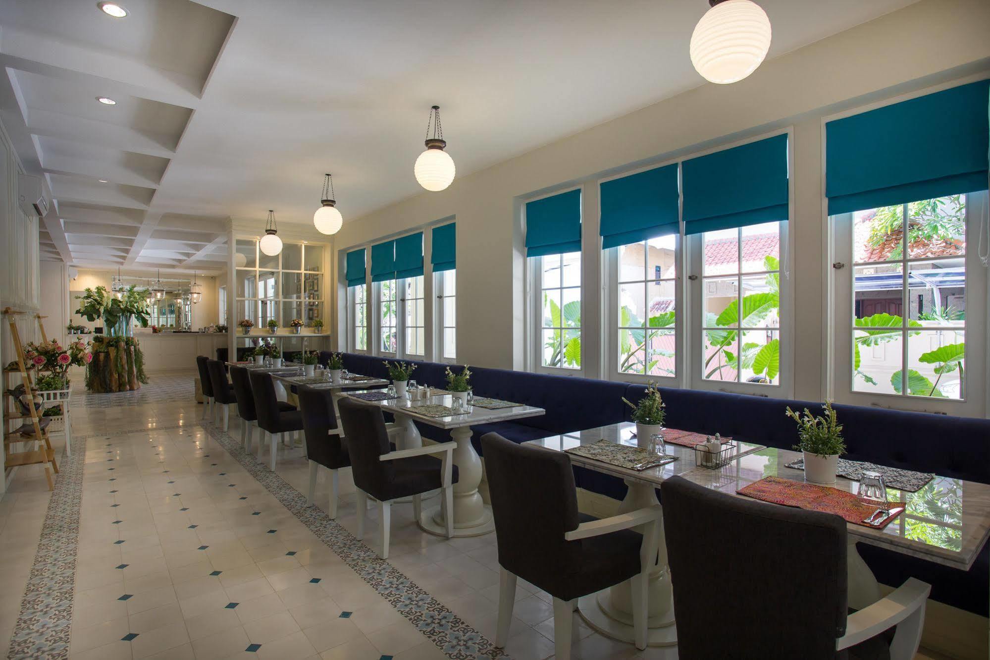 Amalfi Hotel Seminyak Exterior photo