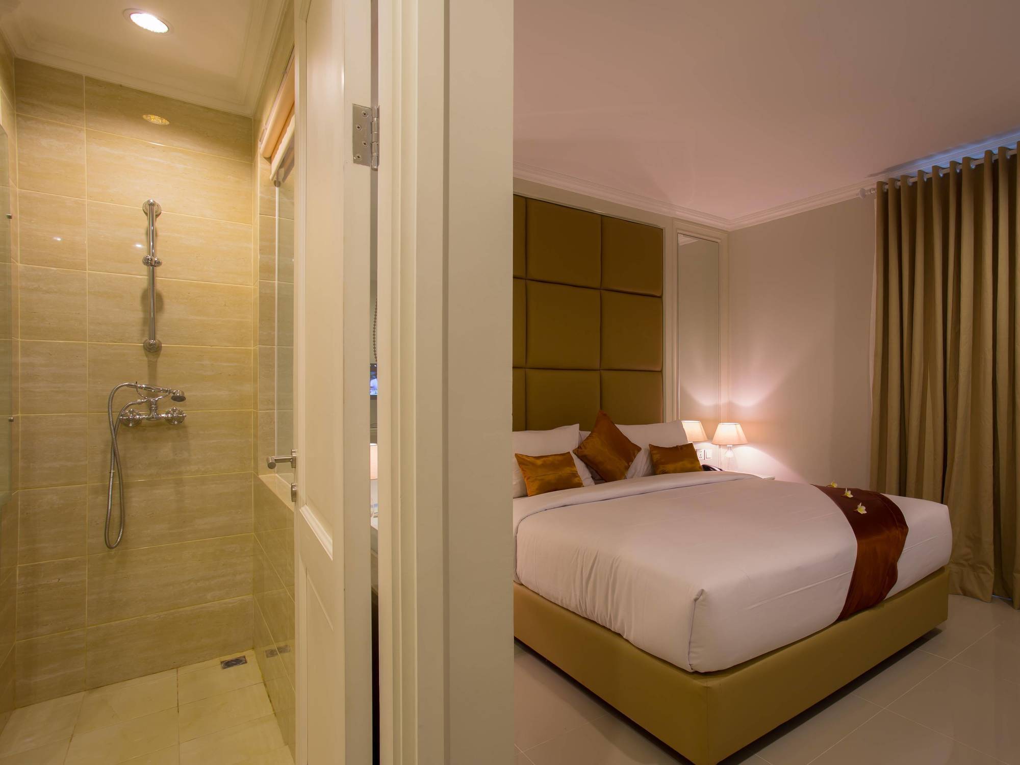 Amalfi Hotel Seminyak Exterior photo